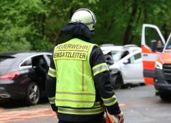 Toedlicher Unfall In Jena Frau Stirbt Bei Frontalcrash 08